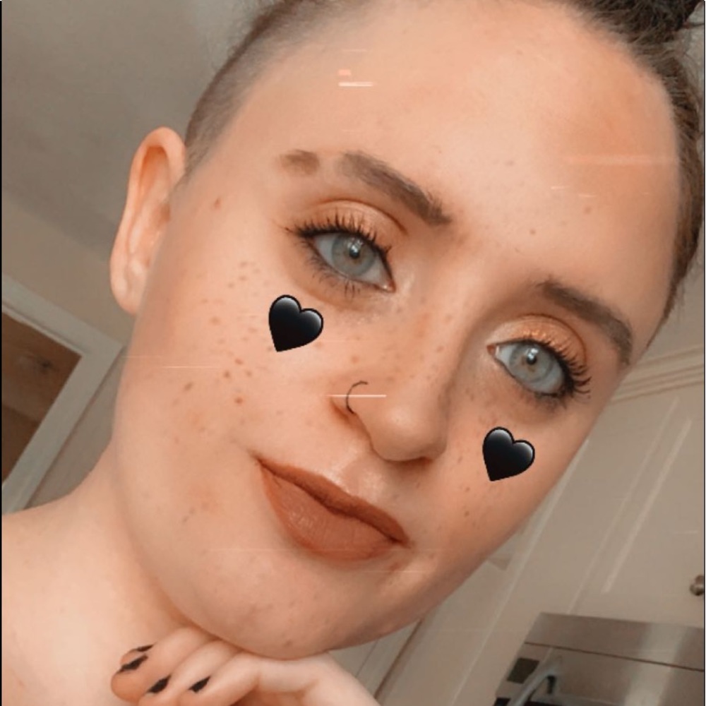 Meet your Posher, Elizabeth